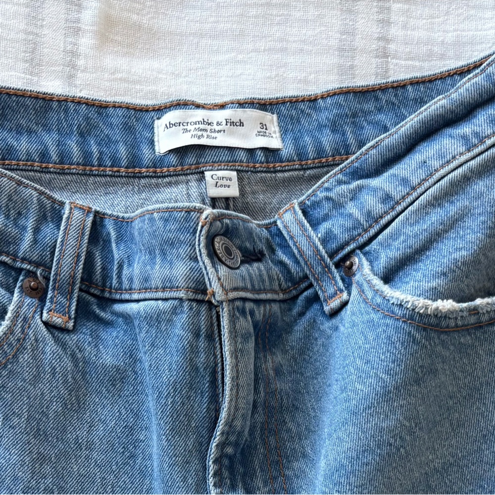 Abercrombie & Fitch The Mom High Rise Curve Short - Picture 3 of 3